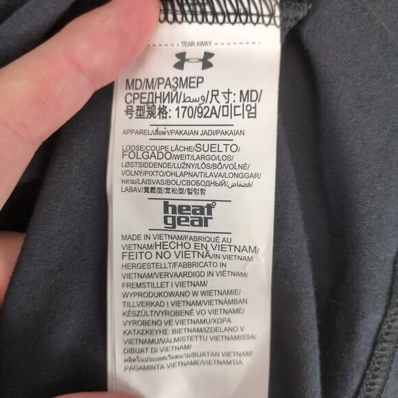 NWT Under Armour Heatgear Men's M Black T-Shirt Red Logo Long Sleeve Training - Picture 7 of 10